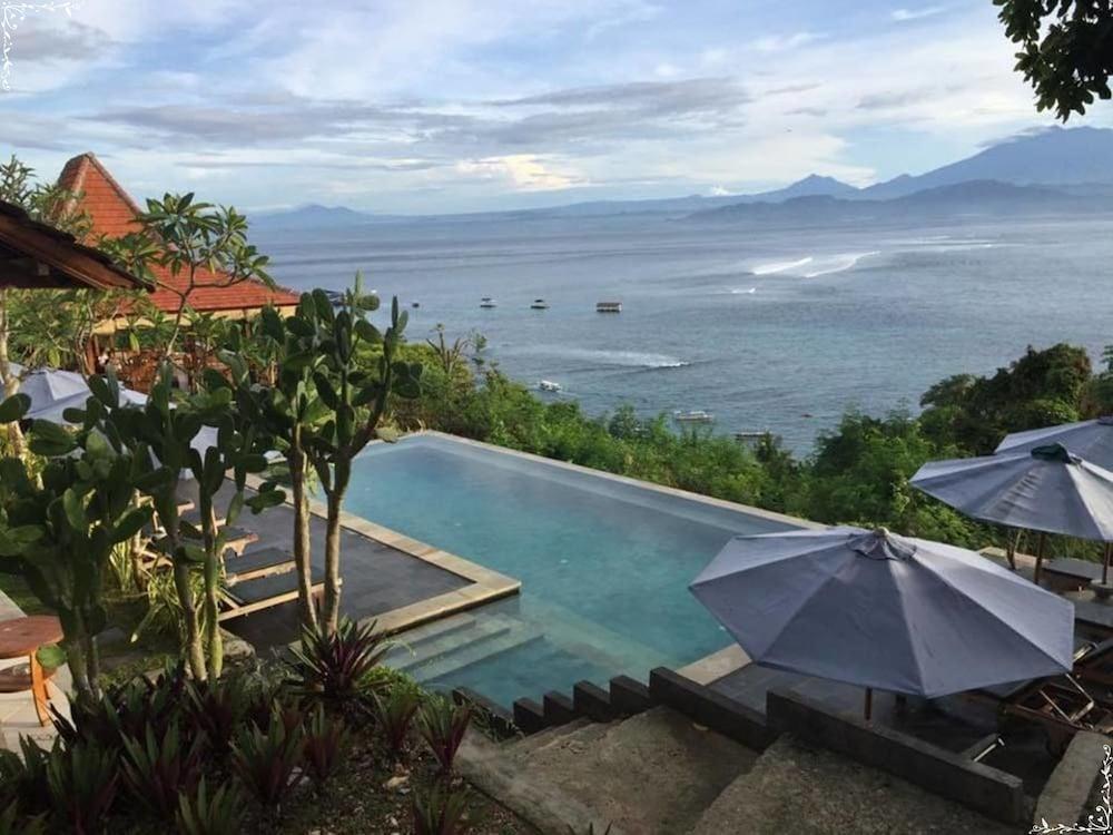 Lembongan Cliff Villas Exterior photo