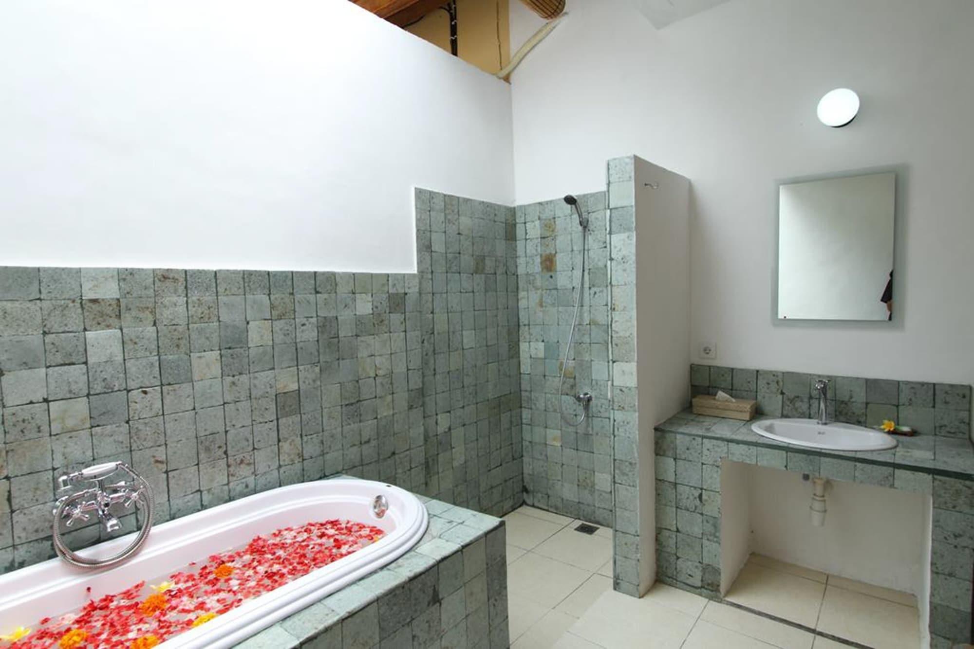 Lembongan Cliff Villas Exterior photo