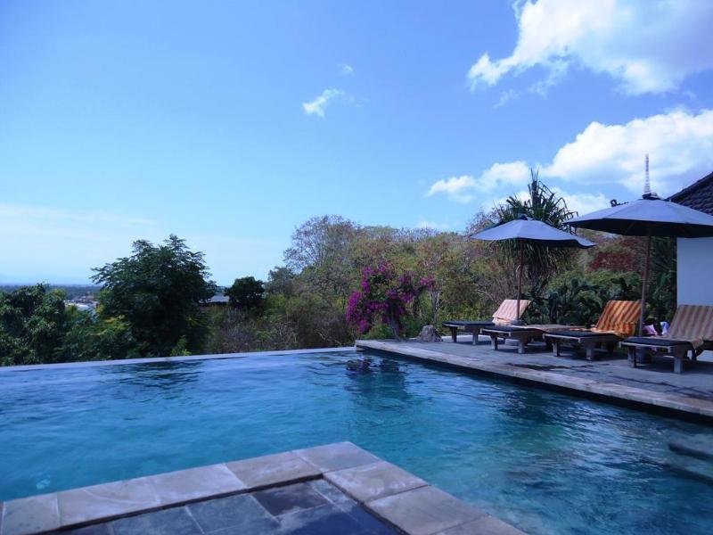 Lembongan Cliff Villas Exterior photo