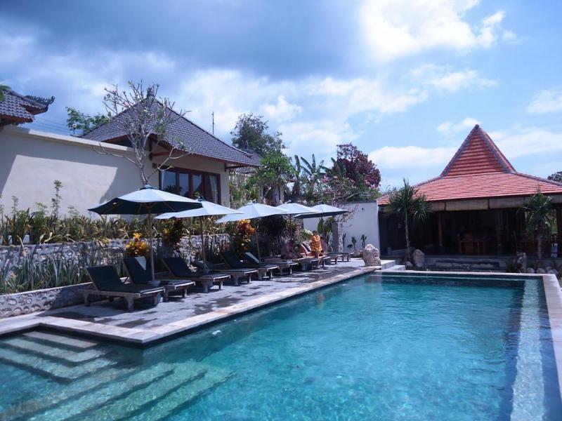 Lembongan Cliff Villas Exterior photo