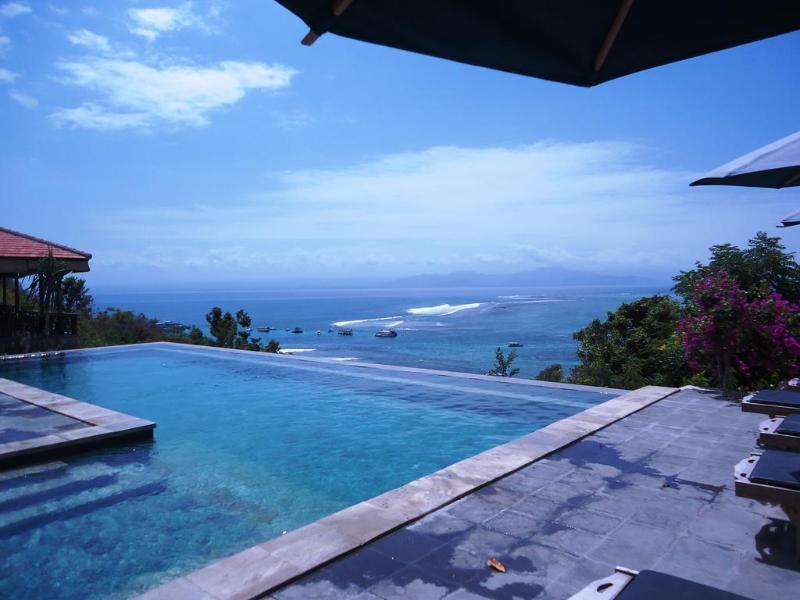 Lembongan Cliff Villas Exterior photo